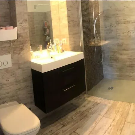 Дом отдыха Maison De Ville Avec Jaccuzzi