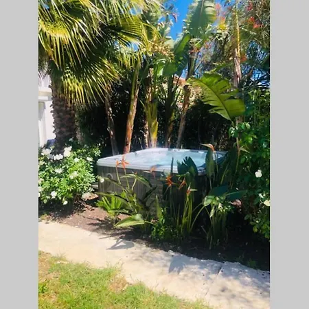 Maison De Ville Avec Jaccuzzi *
