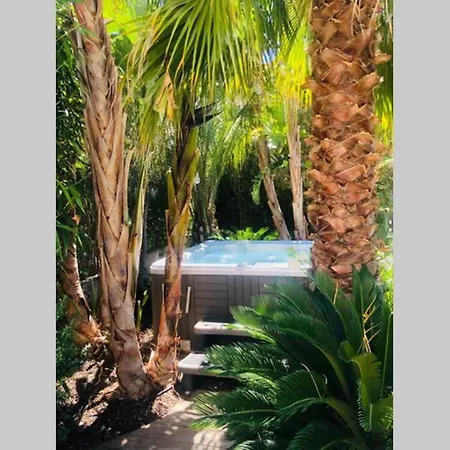Maison De Ville Avec Jaccuzzi *